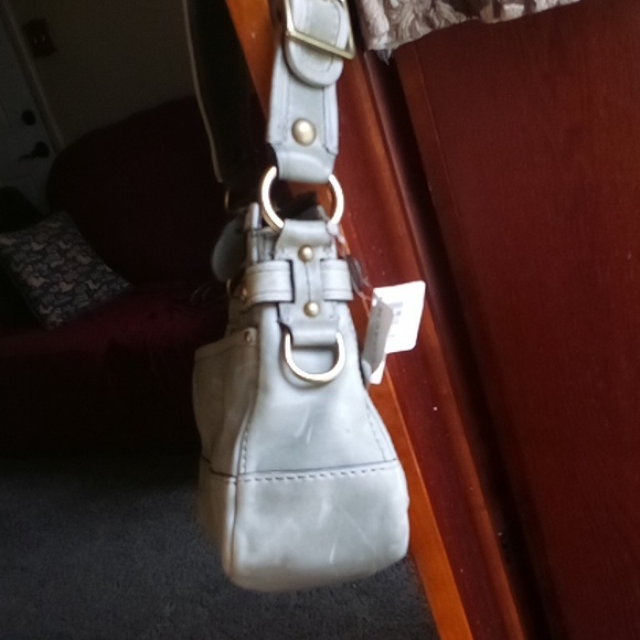 Coach leather shoulder bag in grey super cool chunky style meant to look distres - Picture 6 of 11
